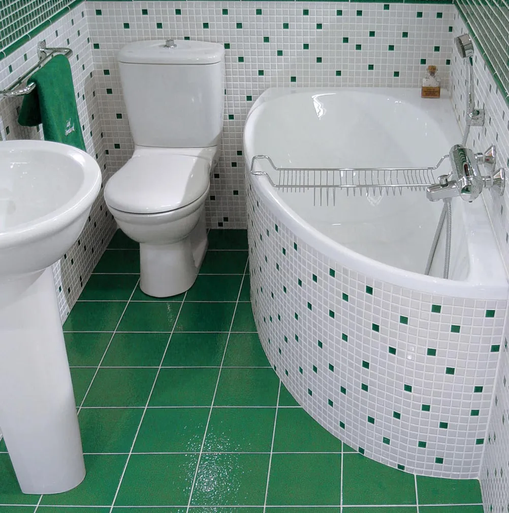 дизайн плитки в маленькой ванной 2
